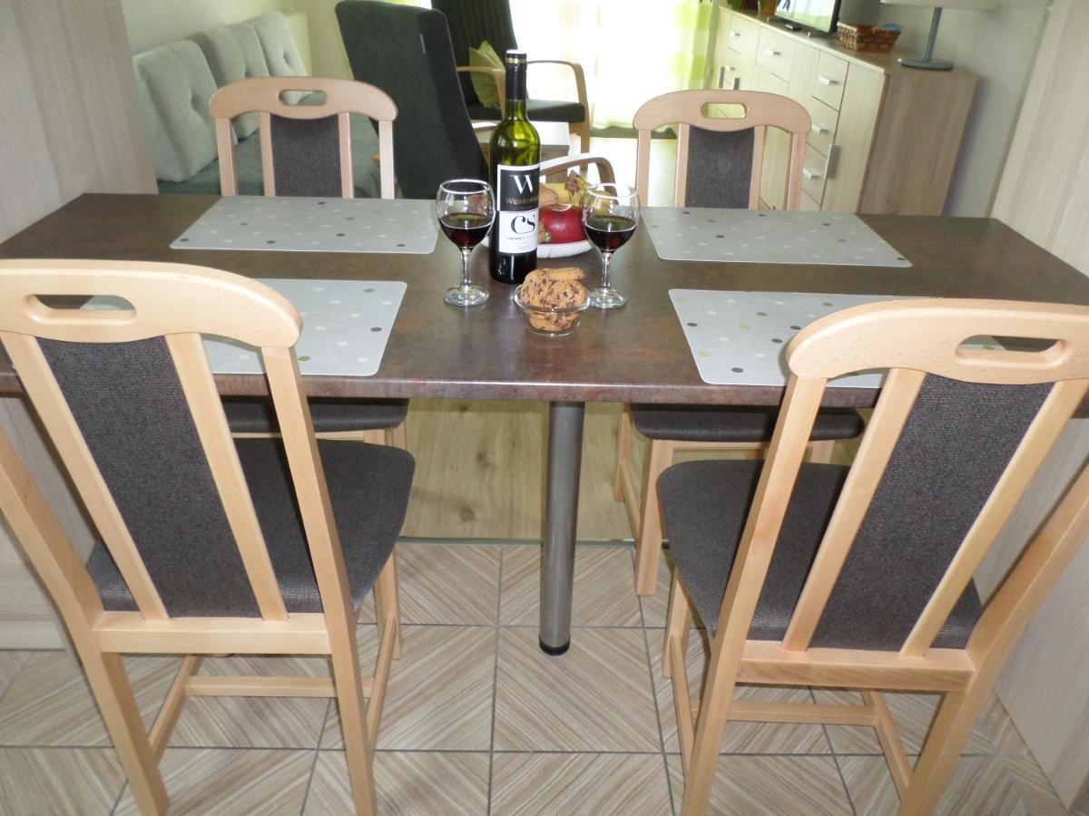 Lakoparki Apartman Veszprem Luaran gambar