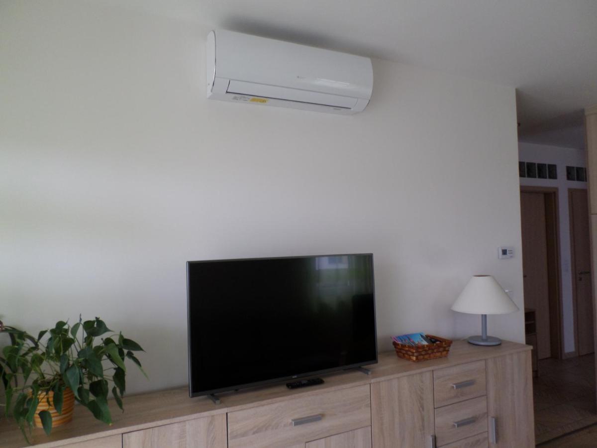 Lakoparki Apartman Veszprem Luaran gambar