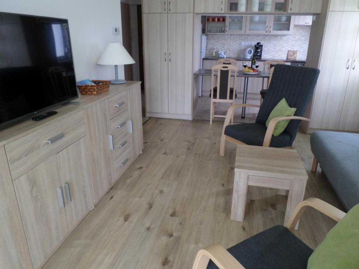 Lakoparki Apartman Veszprem Luaran gambar