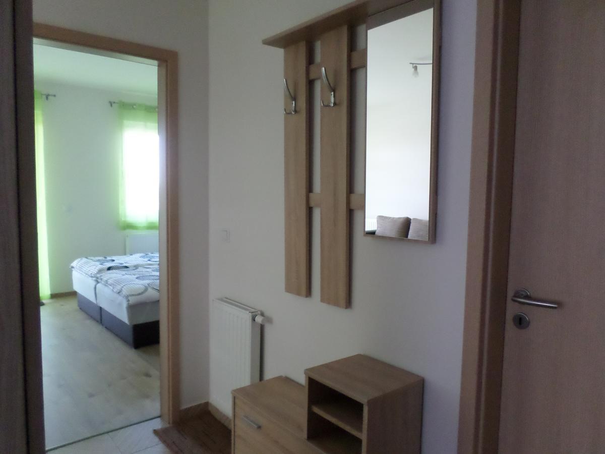 Lakoparki Apartman Veszprem Luaran gambar