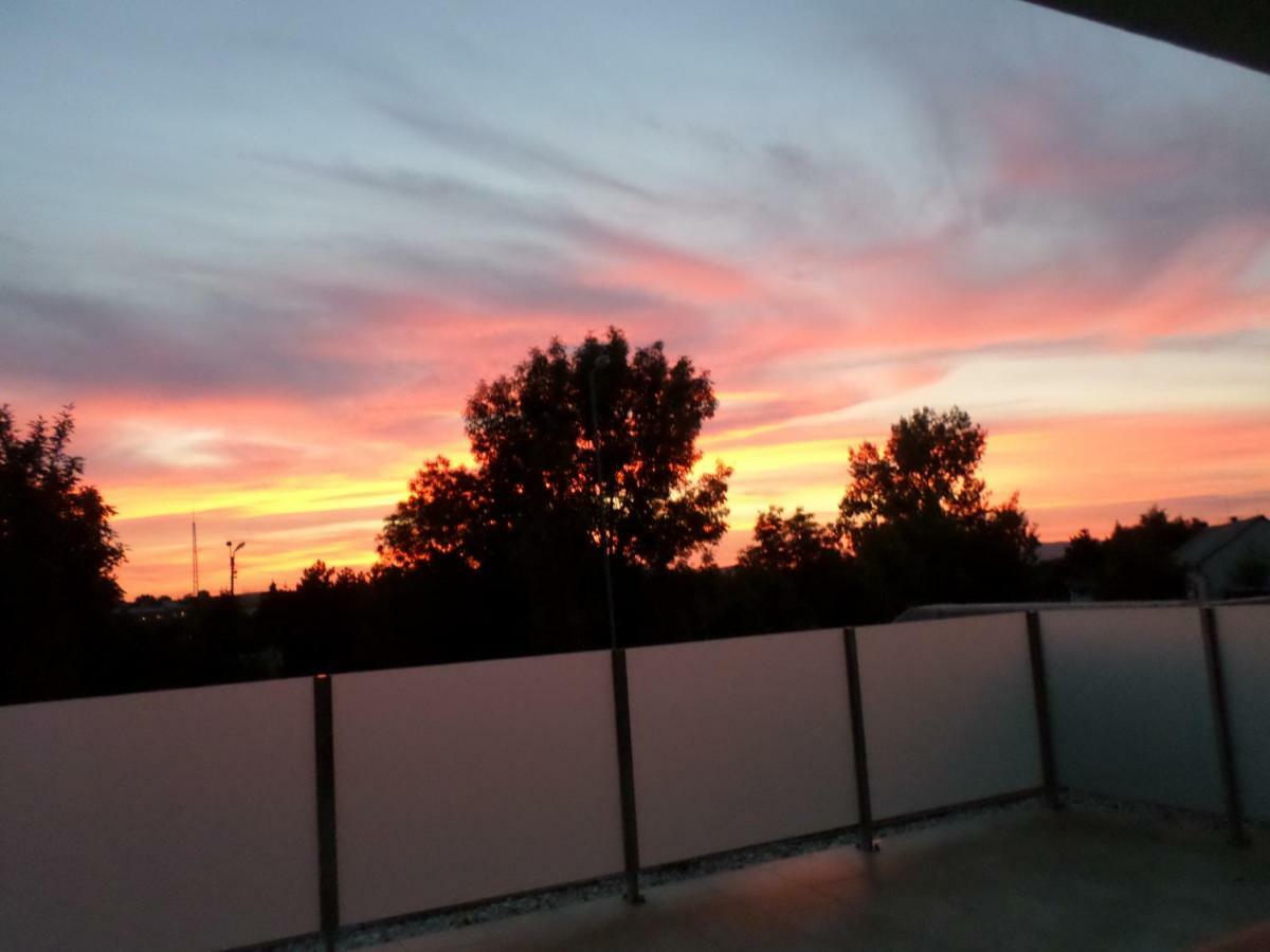 Lakoparki Apartman Veszprem Luaran gambar